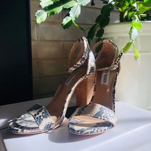 Steve Madden Carrson Snakeskin Heel (S: 6 1/2)